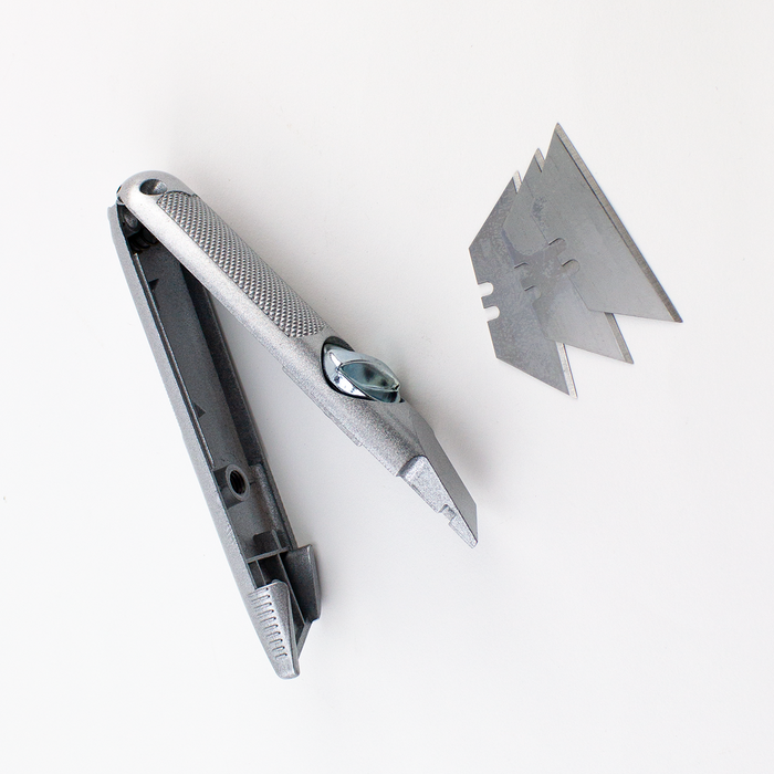 K119 Non-Retractable Utility Knife